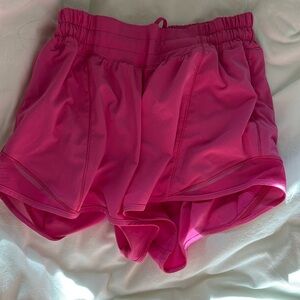 Lululemon hot high-rise lined shorts 4”